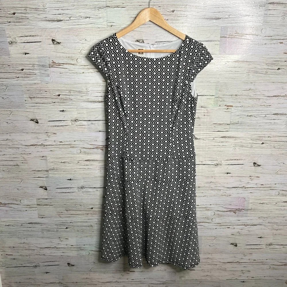 Anne Klein white black dress size 8 pattern print career